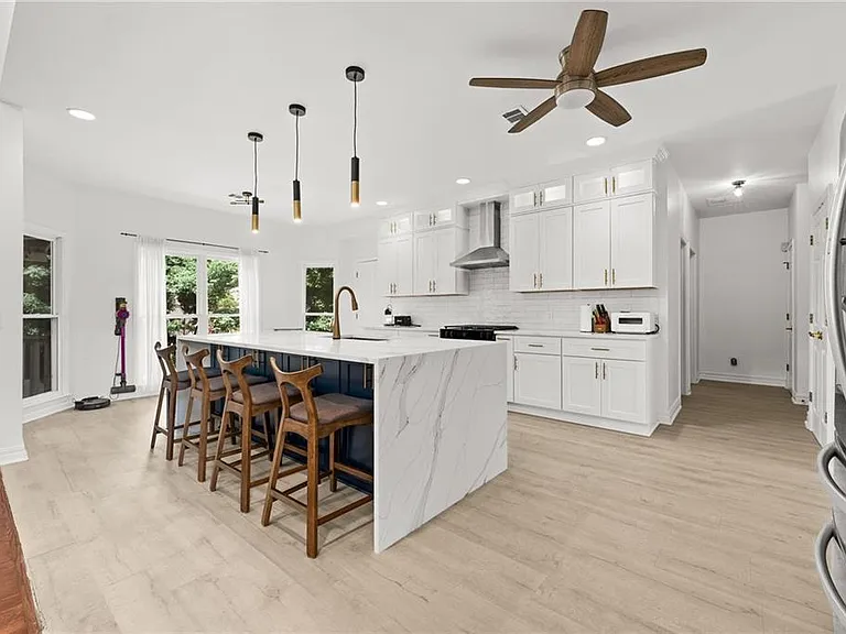 790 Milton Oaks Dr — Photo 17