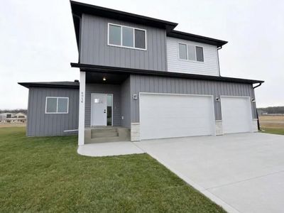 6914 NW 3rd St, Moorhead, MN, 56560