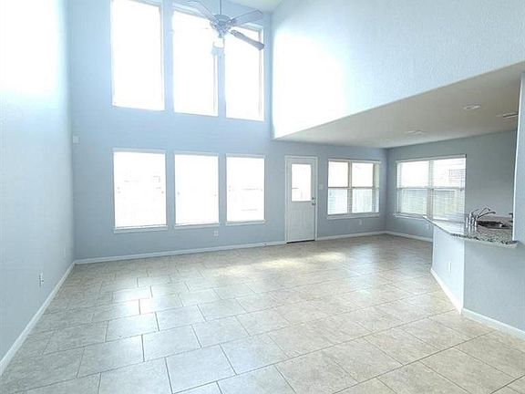 4th image of 12406 Lake Portal Dr