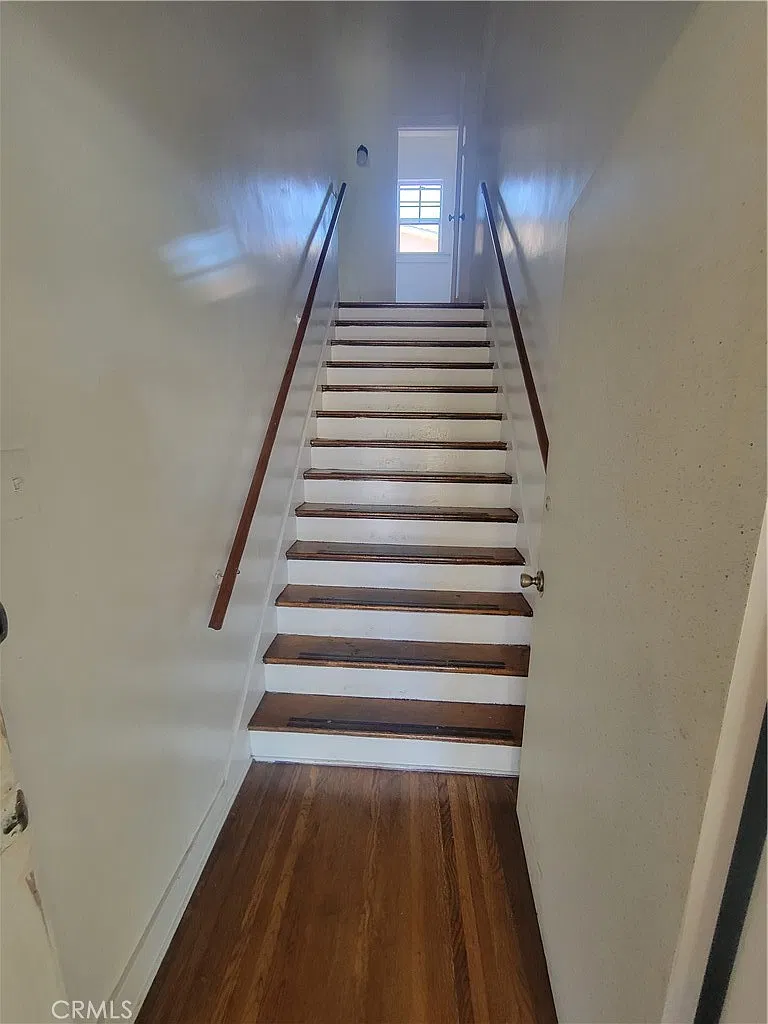 2 bed, 915 sqft, $2,300 — Photo 4
