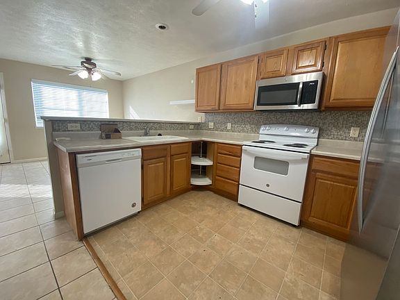 Kitchen 02