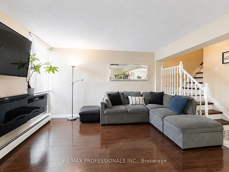 75 Glenburn Ct #111 — Photo 4