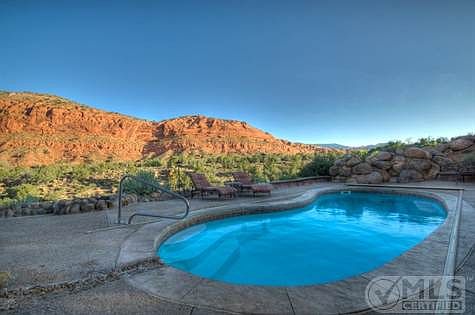 04 Swimming Pool