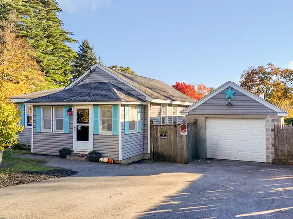 100 Hilltop Rd, Dracut, MA 01826