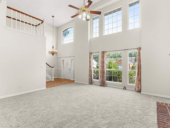 4th image of 4031 Leesway Cir