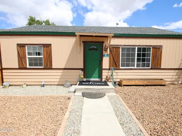 204 Valley Dr, Yerington, NV 89447