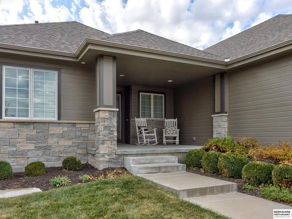 8902 N 169th St, Bennington, NE 68007