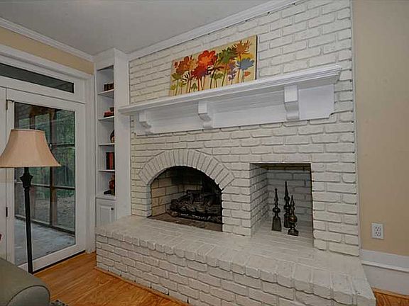3rd image of 709 Elderberry Ct