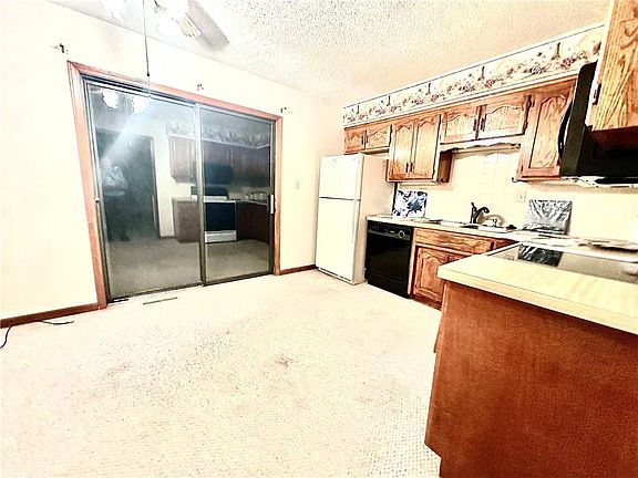 3rd image of 504 SE Morningside Dr APT A