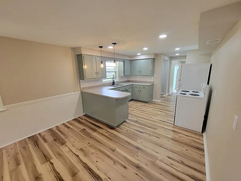 7721 Diane Dr — Photo 7