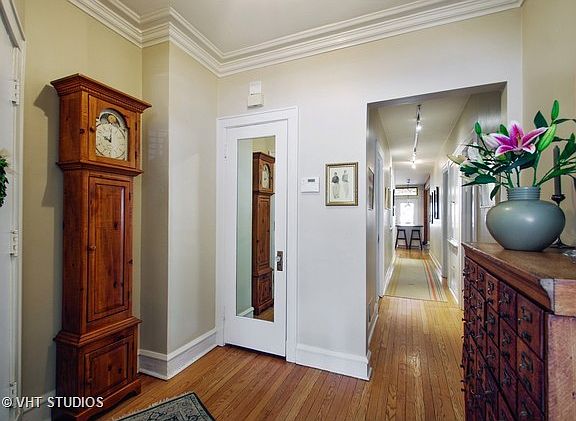 2nd image of 1132 W Columbia Ave #1E