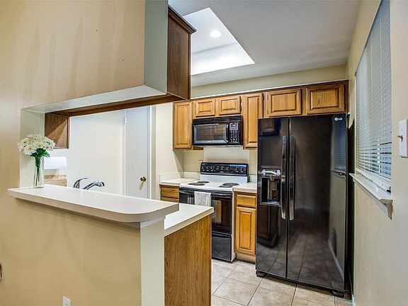 4th image of 8601 Park Ln APT 212