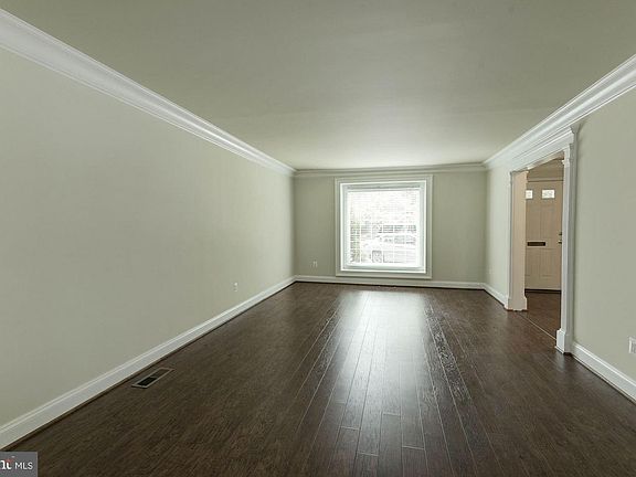 2nd image of 2237 N Somerset St