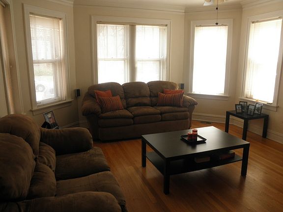 5th image of 5538 N Sawyer Ave