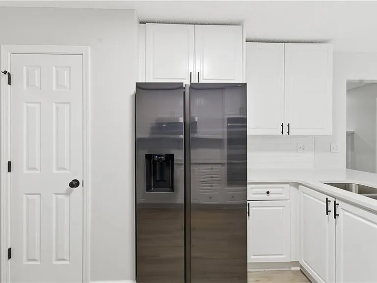 2110 Meadow View Ct — Photo 22