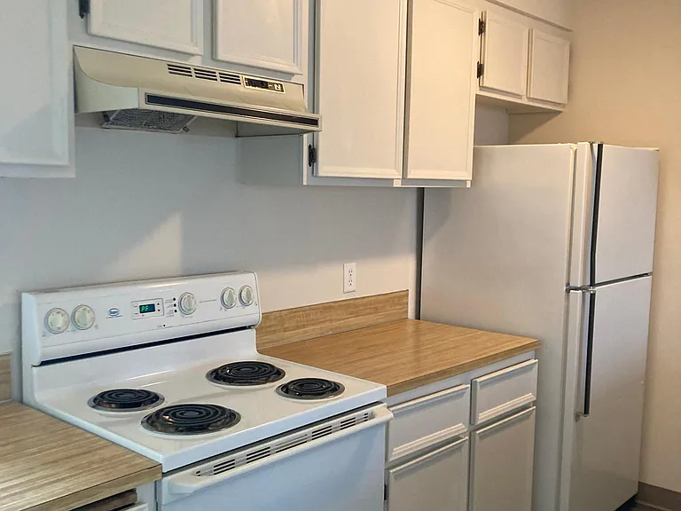 740 NW 7th St — Photo 1