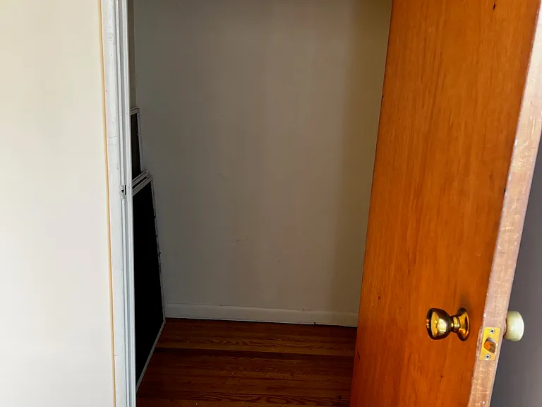 439 Burns Ave #4 — Photo 2
