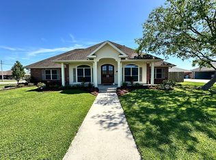 101 Daphne St, Patterson, LA 70392