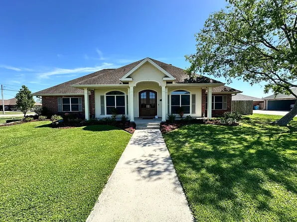 101 Daphne St, Patterson, LA 70392