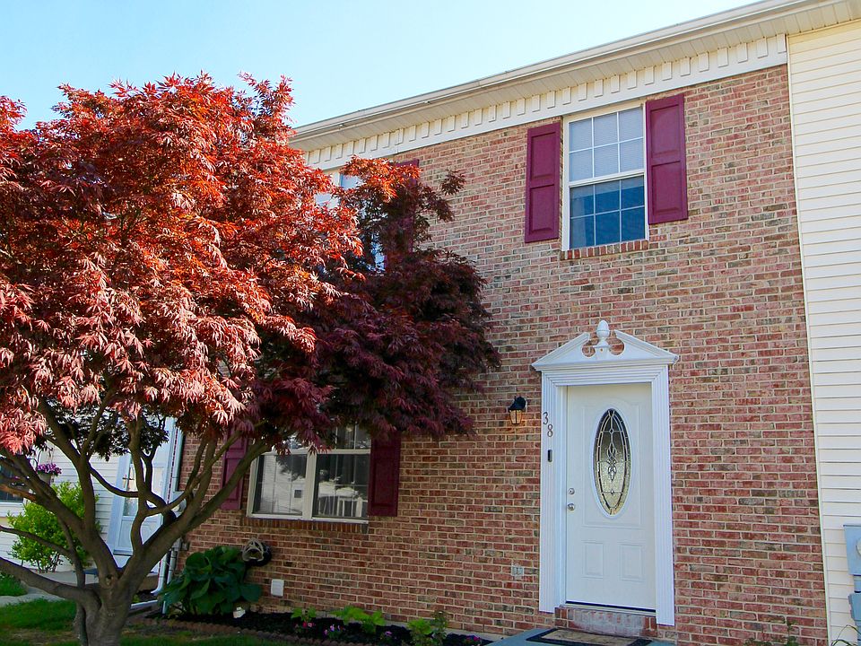 1st image of 38 Treelane Dr
