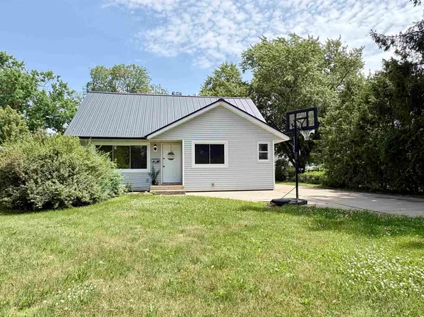 314 Monroe St, Sauk City, WI 53583