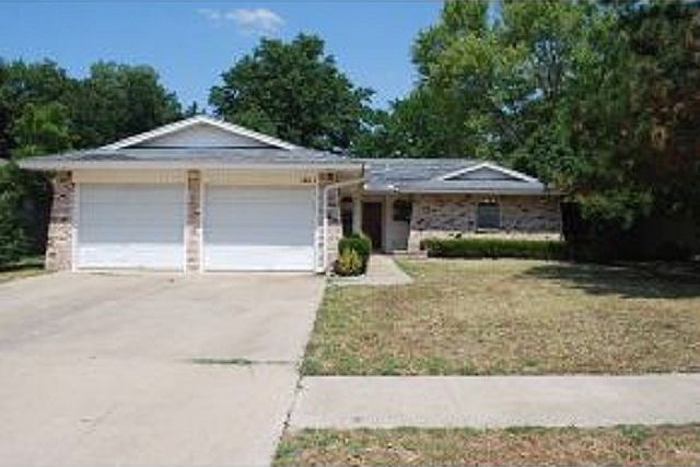 1st image of 1611 Cambridge Dr