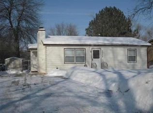 7508 Valley Rd, La Vista, NE 68128