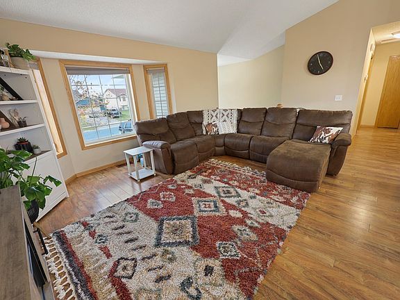 4th image of 815 Cologne Ln