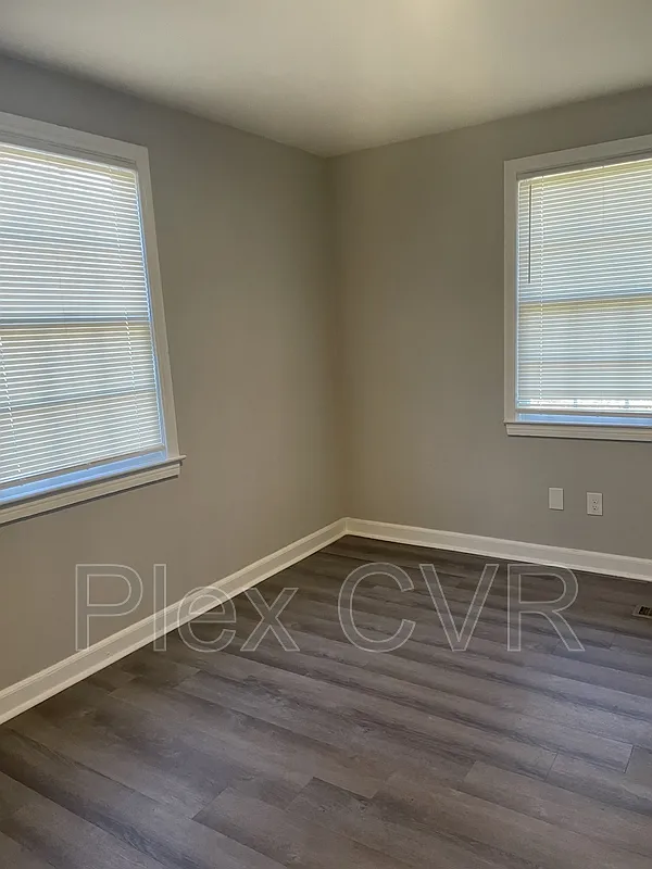 3 bed, 1.0 bath, 1056 sqft, $1,200 — Photo 4