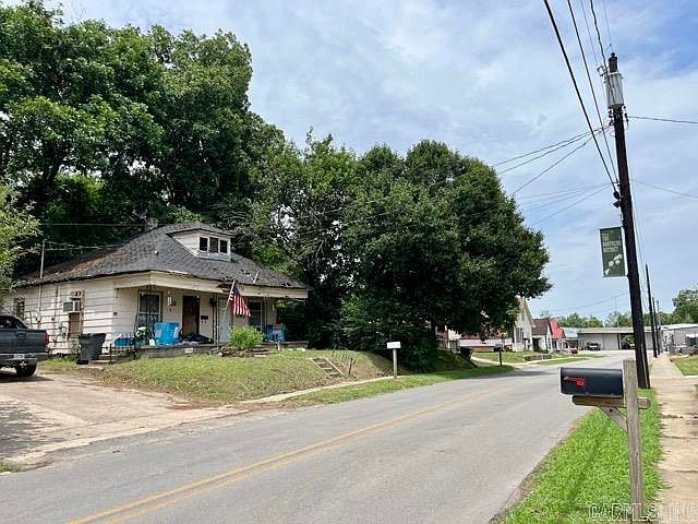 2nd image of 736 N Pruett St