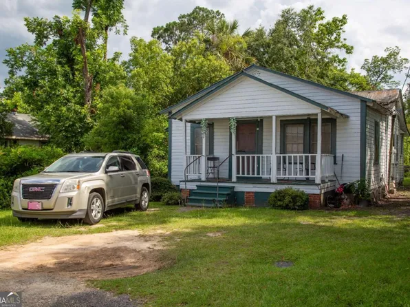 102 Crosby St, Baxley, GA 31513