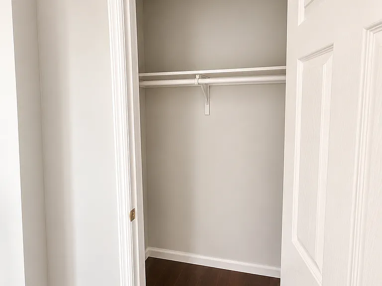 452 Harding Pl #6B — Photo 4