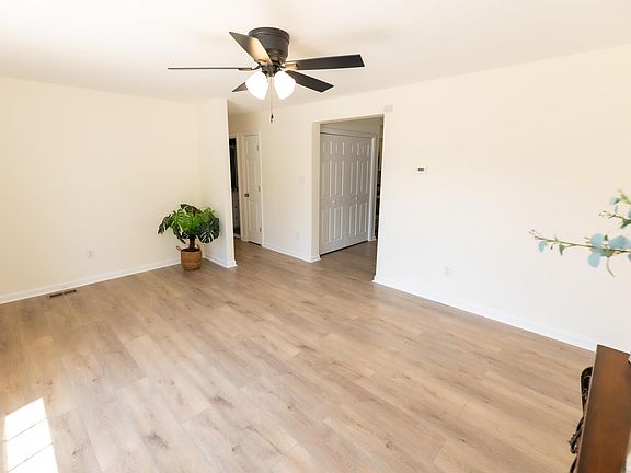 3rd image of 306 Folsom Ave