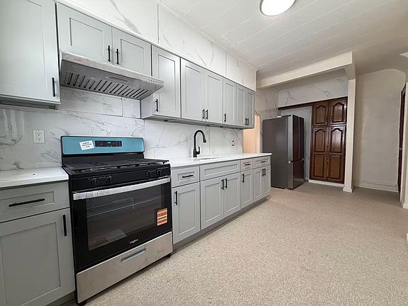 2nd image of 1931 W 12th St #1