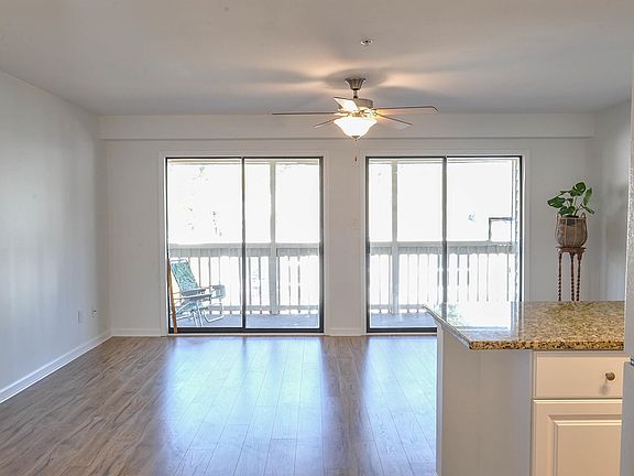 5th image of 510 Fairwood Lakes Dr. #21-O
