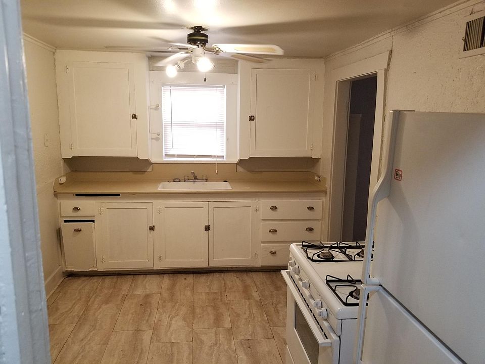 2nd image of 2604 S Tyler St #C