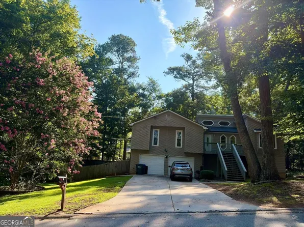52 Omega Dr, Lawrenceville, GA 30044