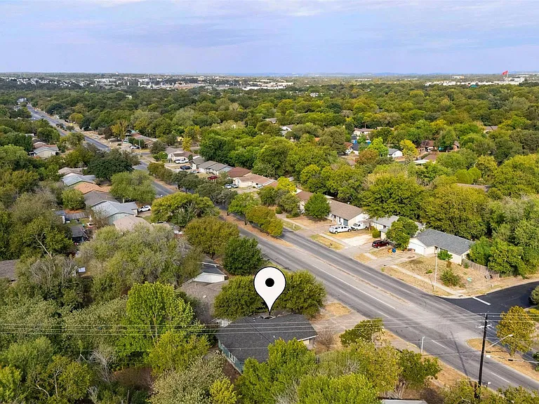 2523 E Stassney Ln — Photo 29