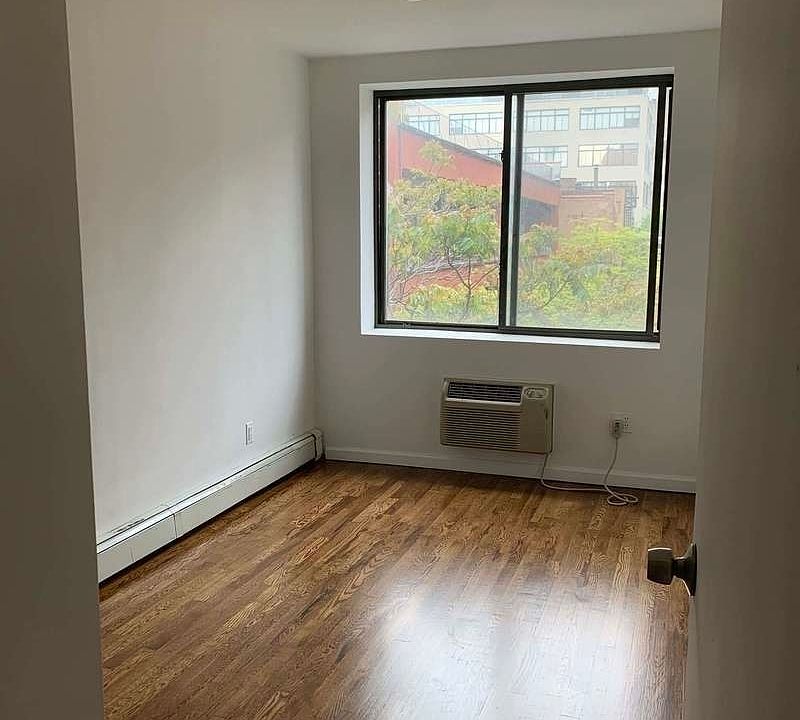 1st image of 626 10th Ave APT 3E