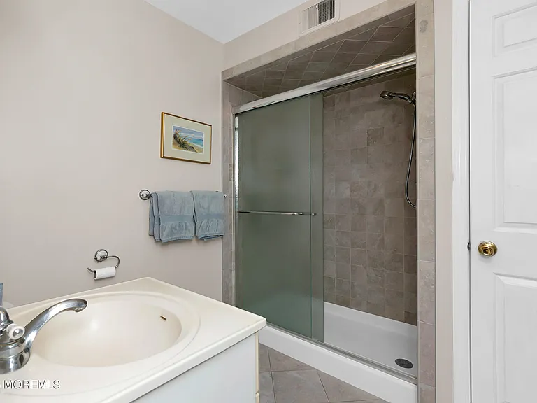 203 Washington Blvd — Photo 15