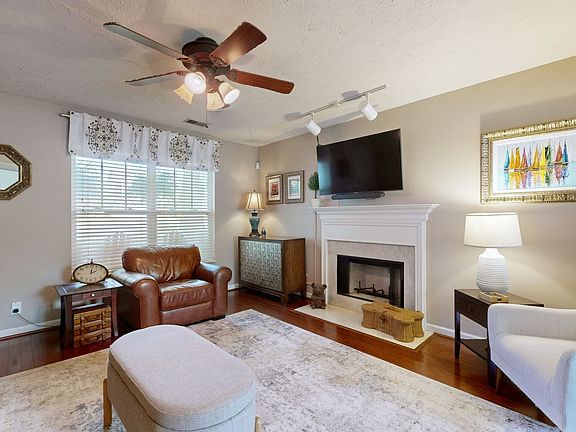 3rd image of 3765 Springwater Dr