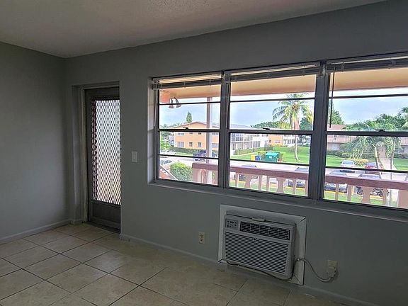 2nd image of 125 Canterbury E #125