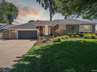 319 Angola St, Wolverine Lake, MI 48390