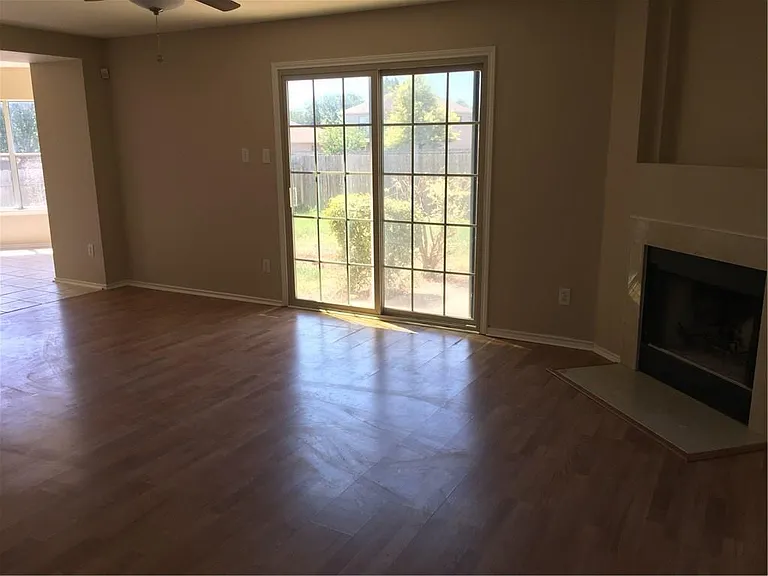 1203 Sheltie Ln — Photo 4