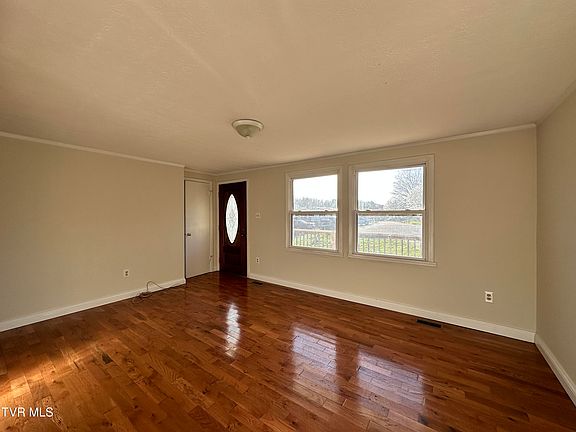 4th image of 274 Salisbury Ln