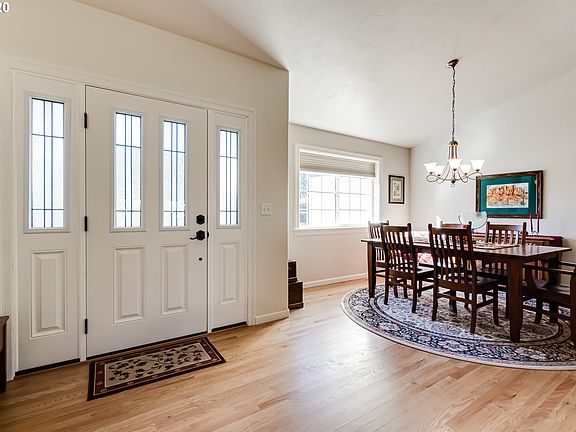 4th image of 3957 Hampshire Ln