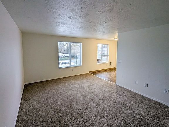 2nd image of 270-290 Mahrt Ln SE #280-201