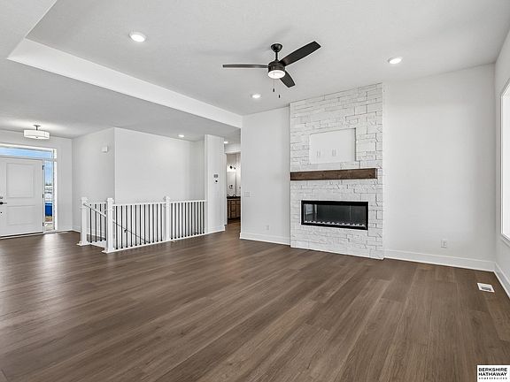 3rd image of 21417 Z St