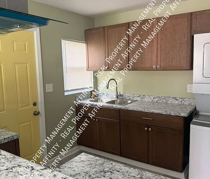 639 Mississippi Blvd #2 — Photo 6