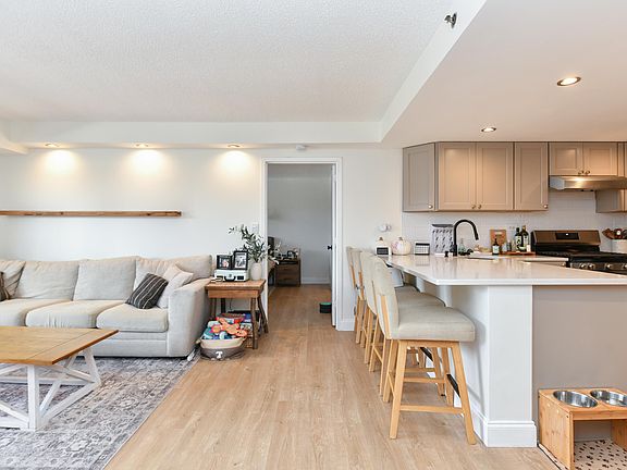 4th image of 700 1st St APT 11R